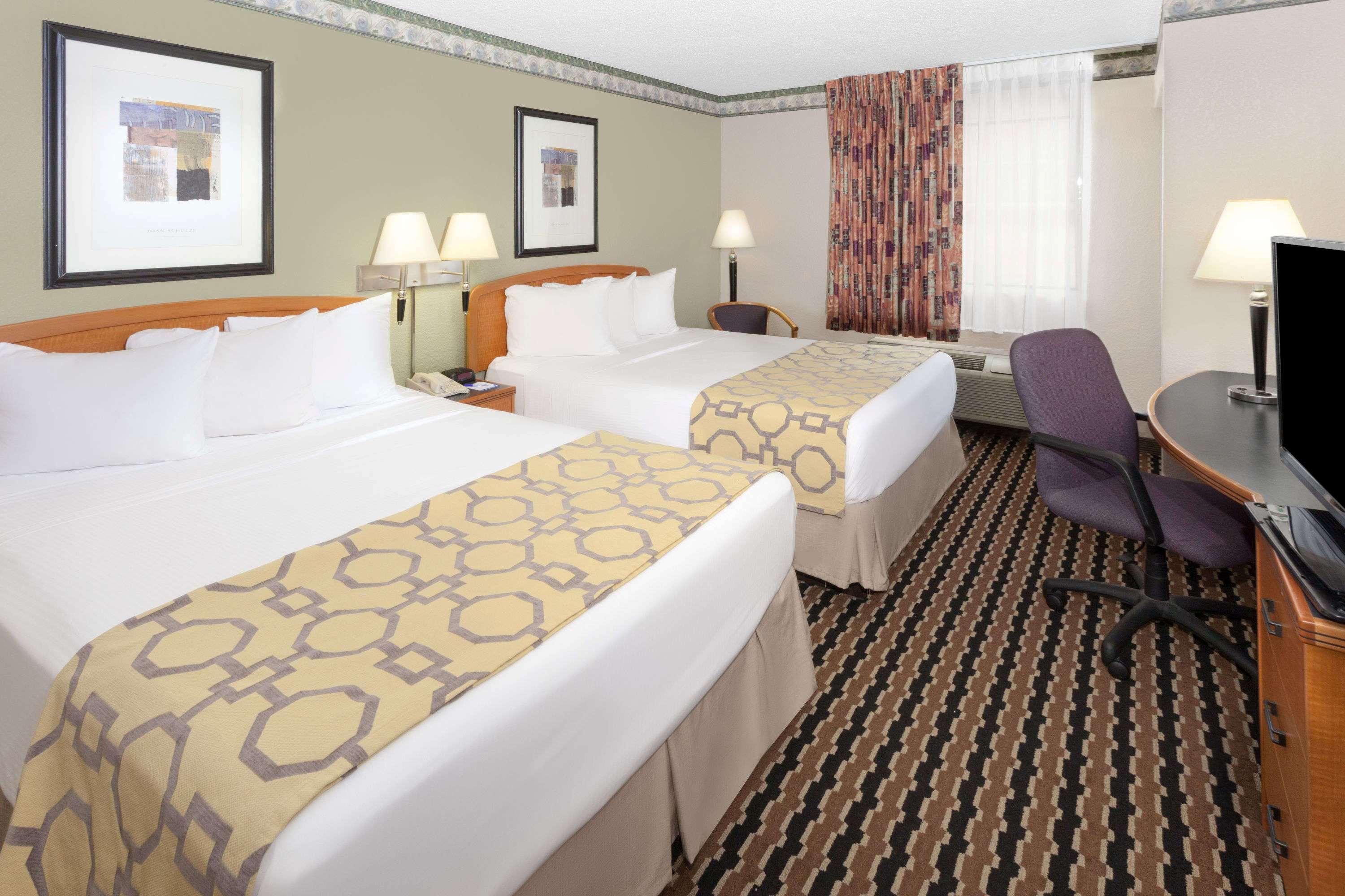 Baymont By Wyndham Fort Wayne Bagian luar foto