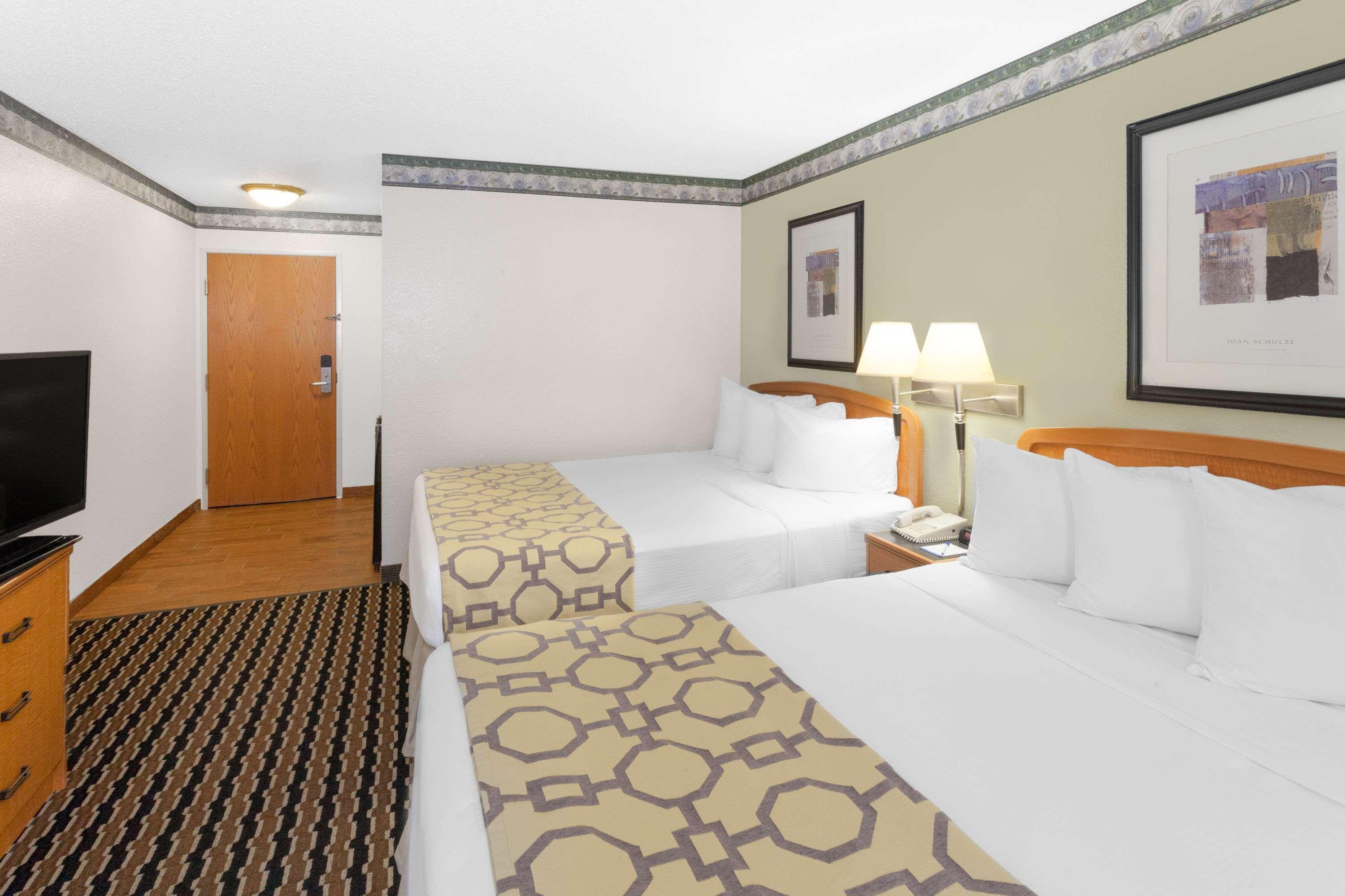 Baymont By Wyndham Fort Wayne Bagian luar foto