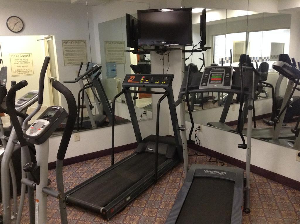 Baymont By Wyndham Fort Wayne Bagian luar foto