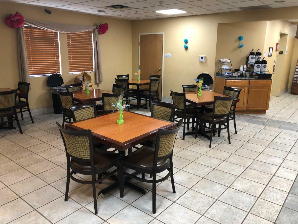 Baymont By Wyndham Fort Wayne Bagian luar foto