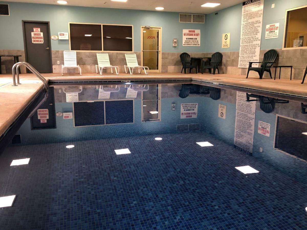 Baymont By Wyndham Fort Wayne Bagian luar foto